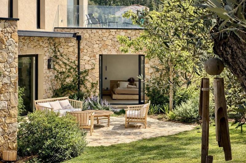 Propriété - 200 m² - 5 pièces