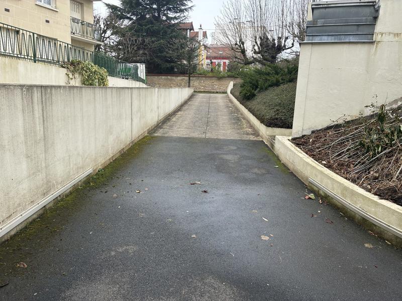 Parking / Garage - 14 m²