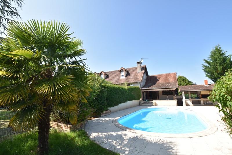 Maison - 209 m² - 7 pièces