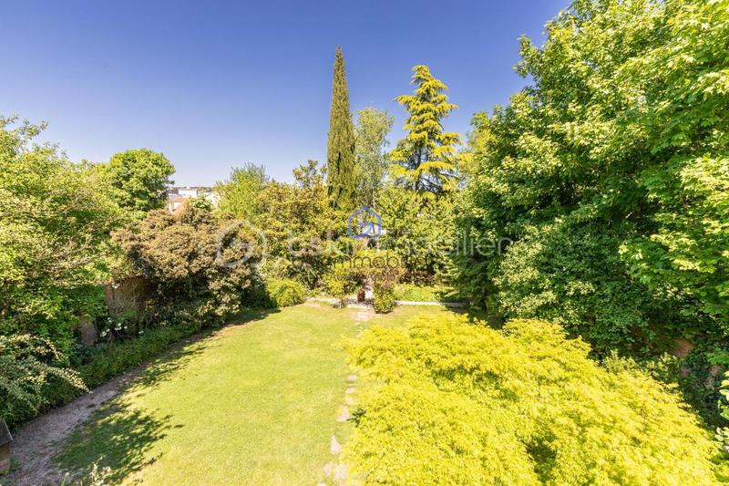 Maison - 297 m² - 10 pièces