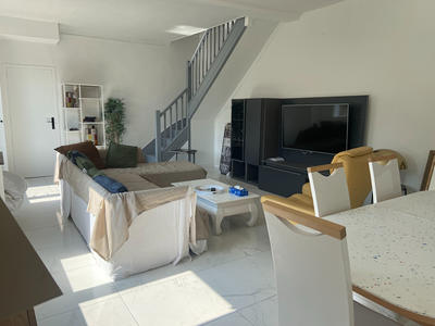 Maison - 93 m² - 4 pièces