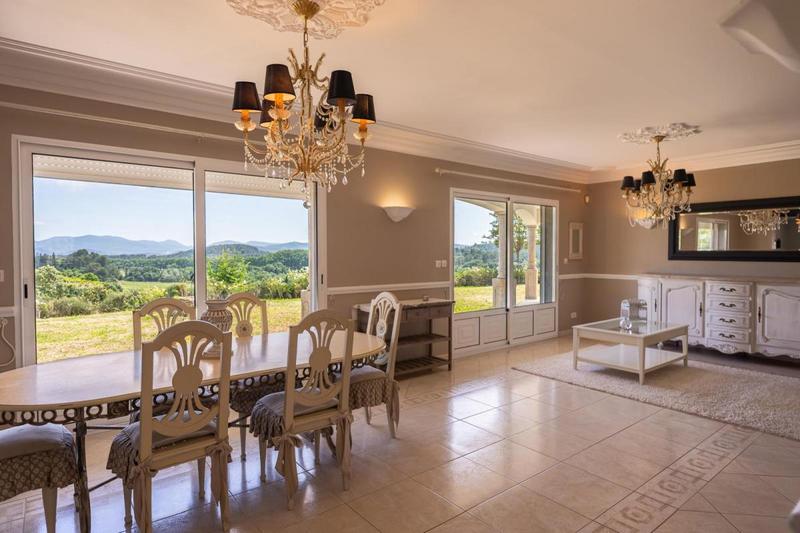 Demeure - 188 m² - 6 pièces