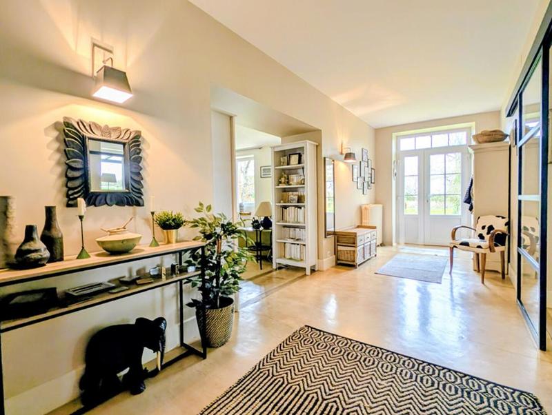 Propriété - 289 m² - 8 pièces