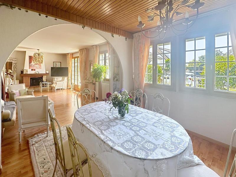 Maison - 170 m² - 7 pièces