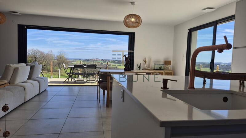 Maison - 130 m² - 4 pièces