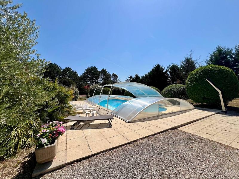 Maison traditionnelle - 308 m² - 10 pièces