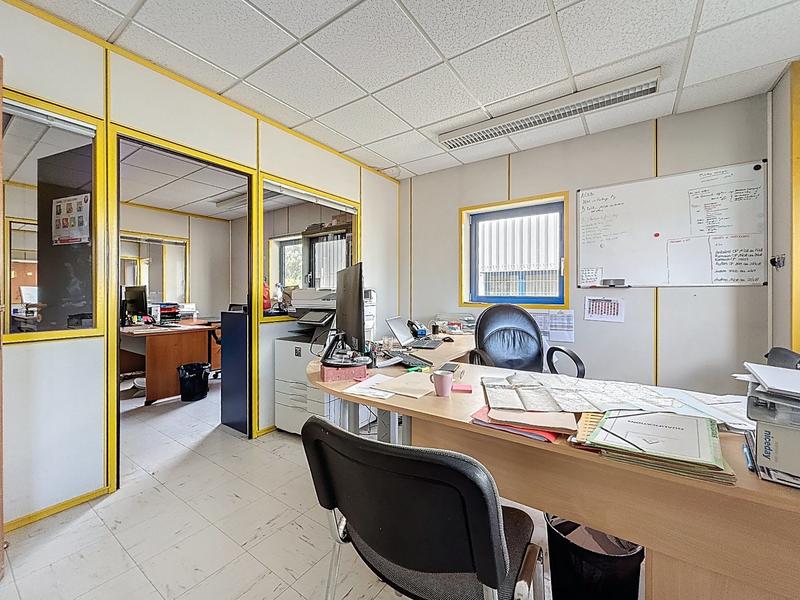 Immeuble de bureaux - 839 m²