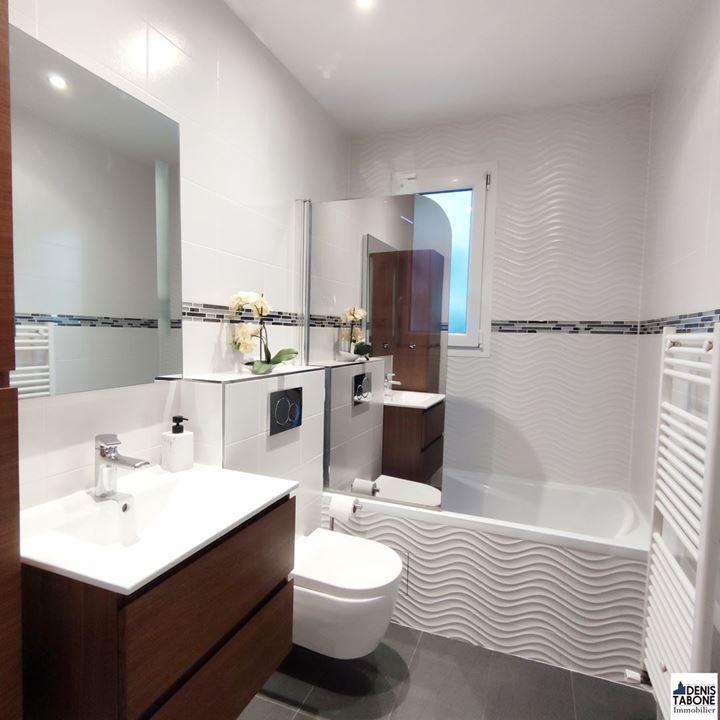 Maison - 111 m² - 6 pièces