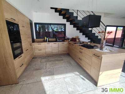 Maison - 149 m² - 5 pièces