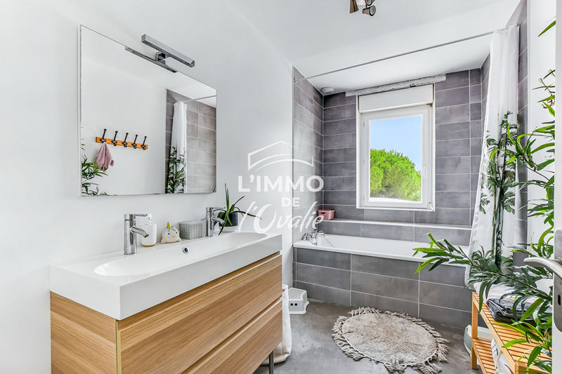 Maison - 282 m² - 8 pièces