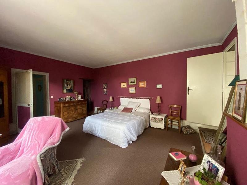 Maison - 236 m² - 6 pièces