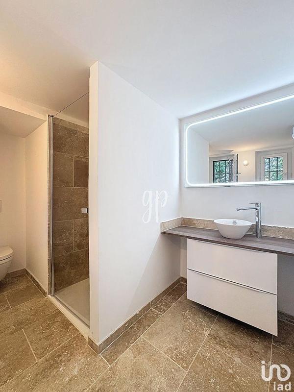 Maison - 230 m² - 6 pièces