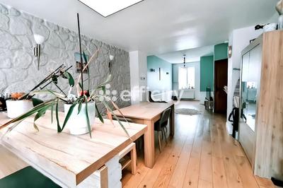 Maison - 82 m² - 4 pièces