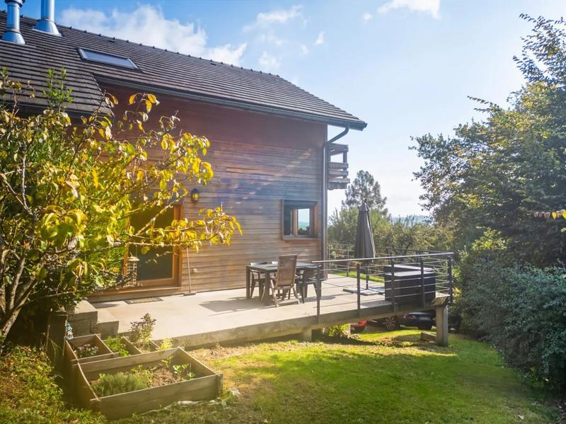 Maison - 180 m² - 8 pièces