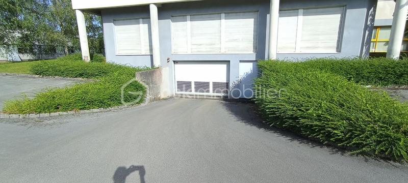 Bureau - 96 m² - 4 pièces