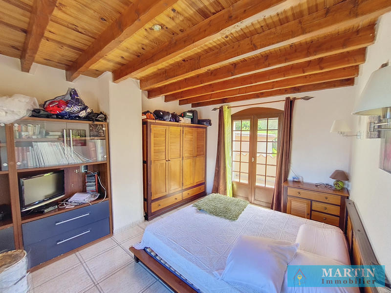 Villa - 185 m² - 9 pièces