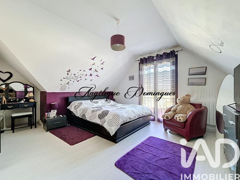 Maison - 242 m² - 8 pièces