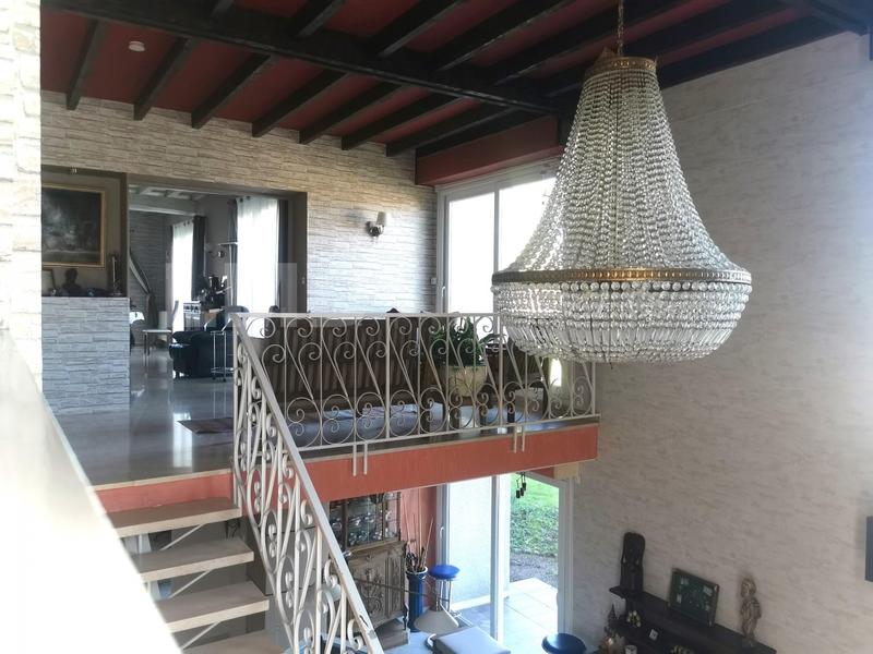 Maison traditionnelle - 182 m² - 7 pièces