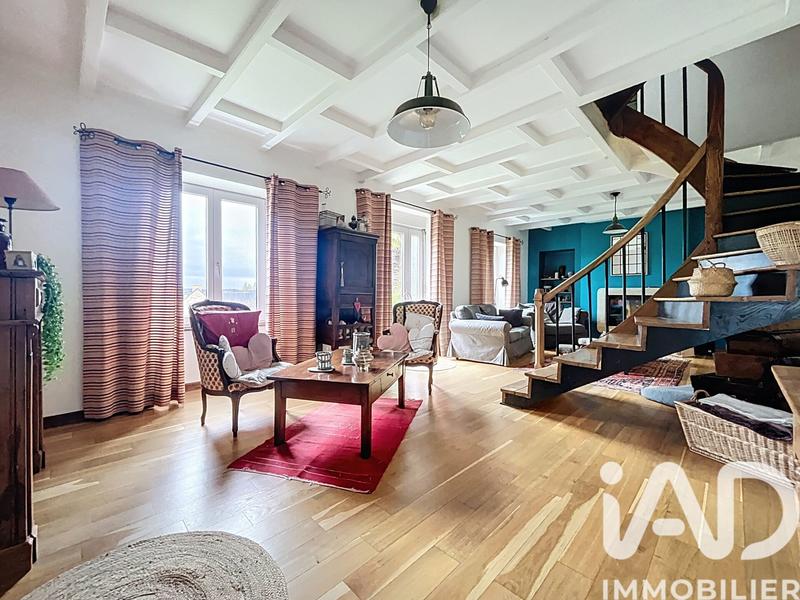 Maison - 220 m² - 10 pièces