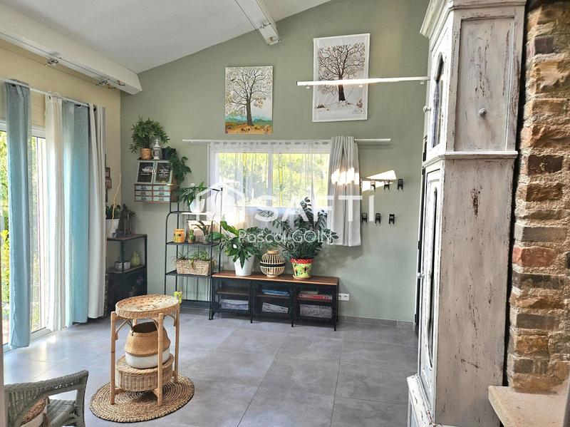 Maison - 245 m² - 7 pièces