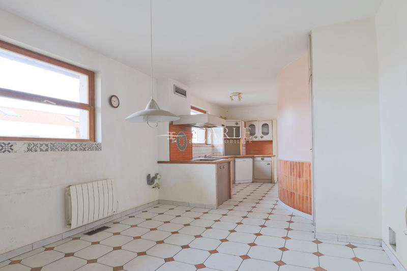 Maison - 292 m² - 7 pièces