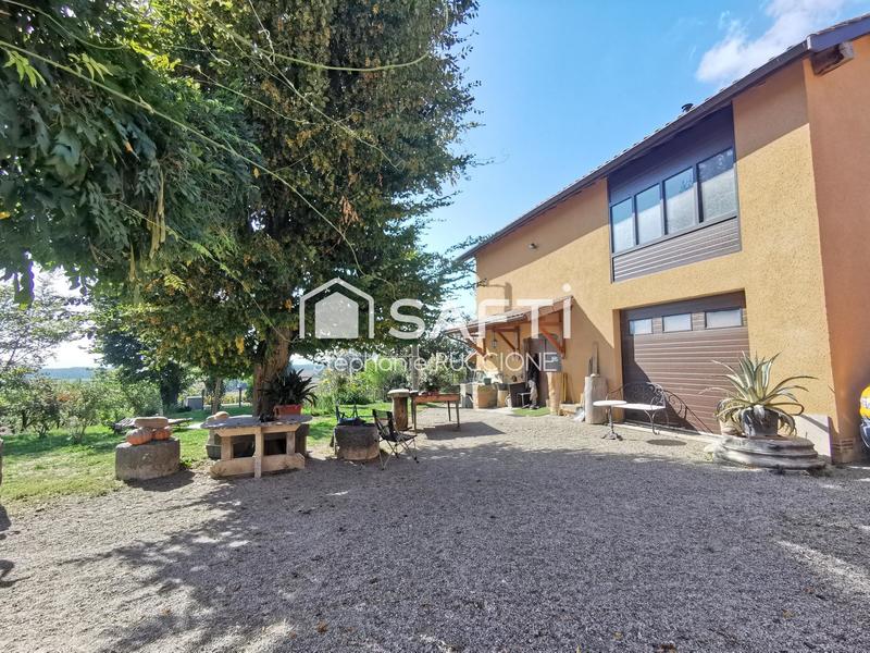 Maison - 240 m² - 6 pièces