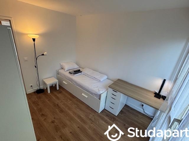 Chambre - 9 m² - 1 pièce