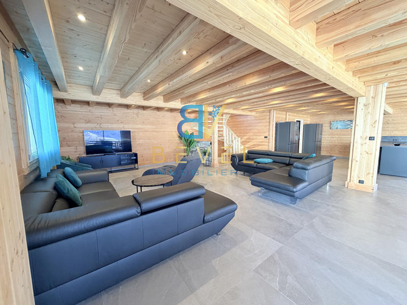 Châlet - 339 m² - 10 pièces