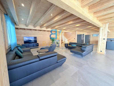 Châlet - 339 m² - 10 pièces