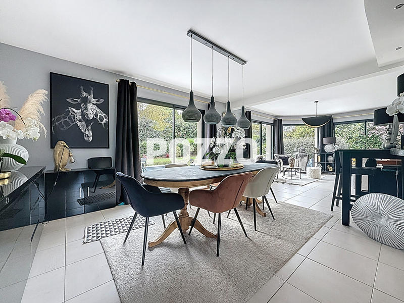 Maison - 200 m² - 6 pièces