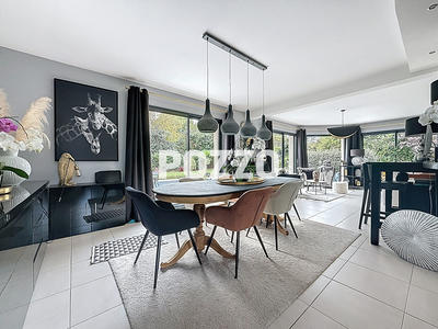 Maison - 200 m² - 6 pièces