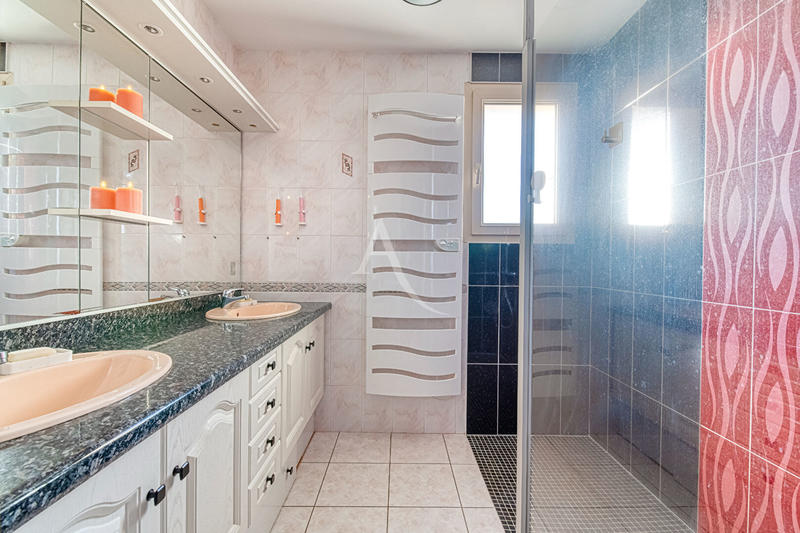 Maison - 108 m² - 6 pièces