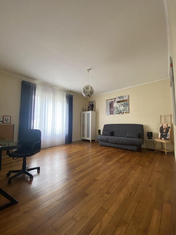 Maison - 240 m² - 7 pièces