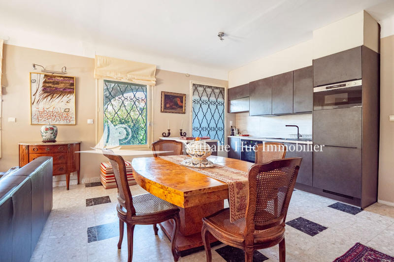 Demeure - 262 m² - 8 pièces