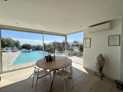 Maison - 185 m² - 6 pièces