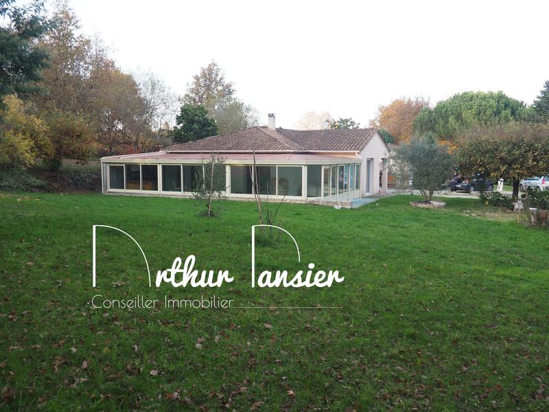 Maison contemporaine - 274 m² - 8 pièces