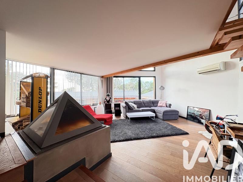 Maison - 240 m² - 9 pièces