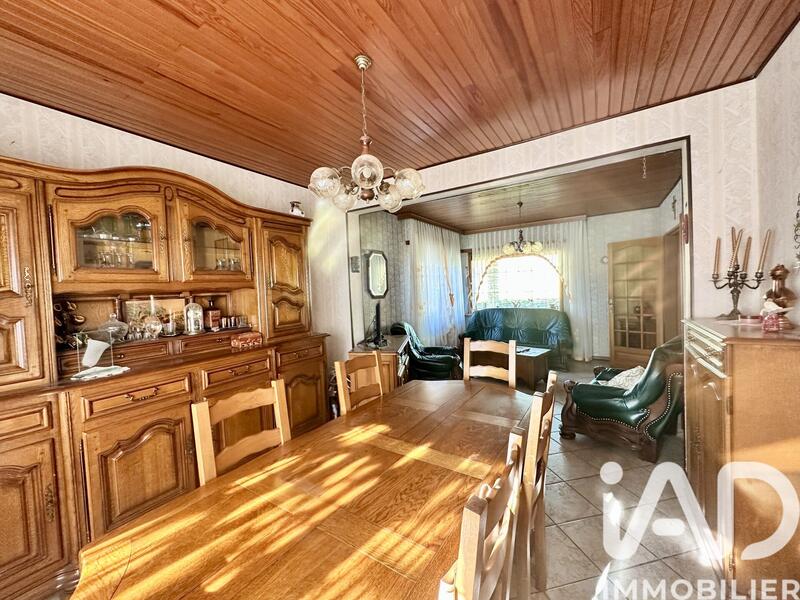 Maison - 93 m² - 5 pièces