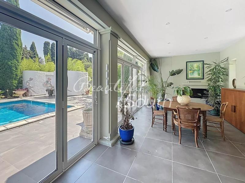 Villa - 300 m² - 7 pièces