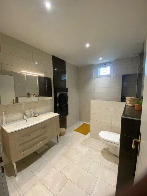 Maison - 192 m² - 7 pièces