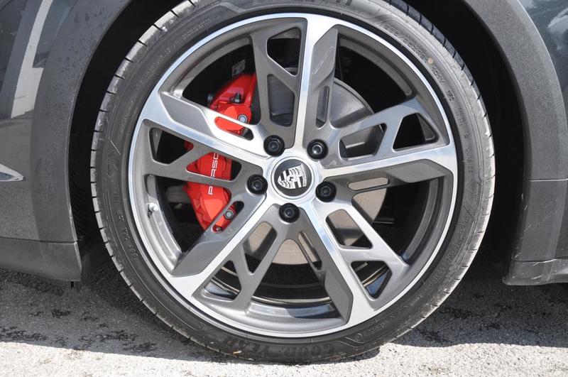 Porsche taycan Cross Turismo 4s