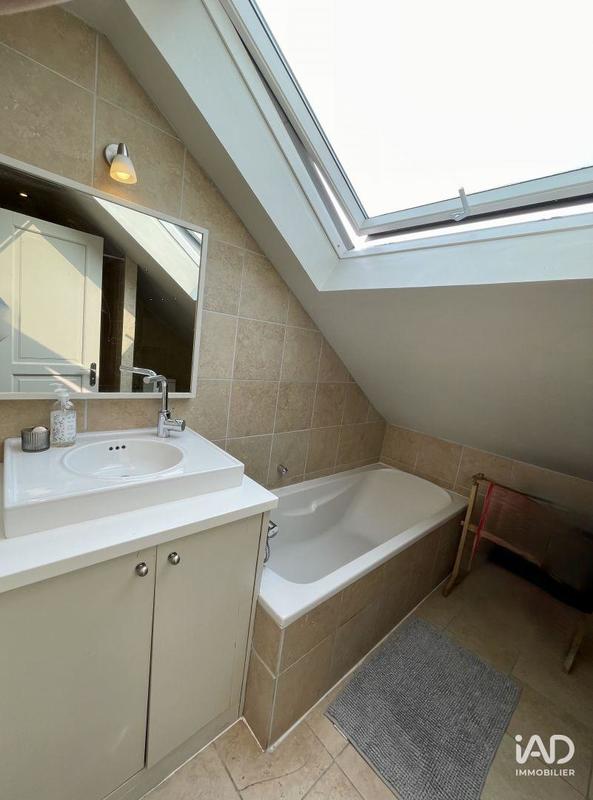 Maison - 300 m² - 10 pièces