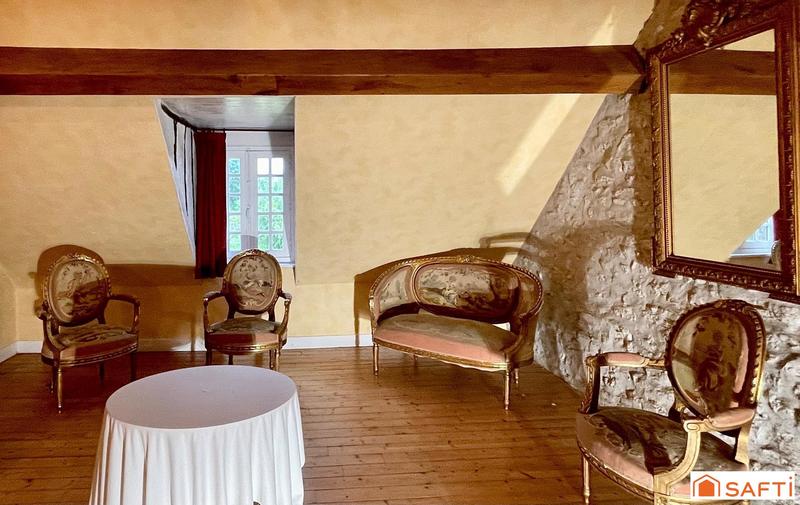 Maison - 285 m² - 15 pièces