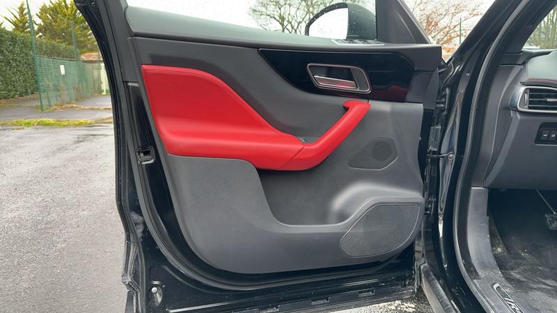 Jaguar F-Pace 20d 180 Bva R Sport - Automatique Toit ouvrant