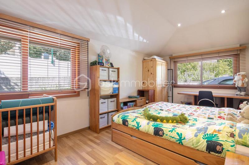 Maison - 221 m² - 9 pièces