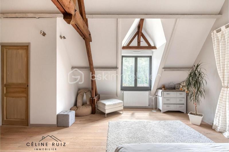 Maison - 250 m² - 8 pièces