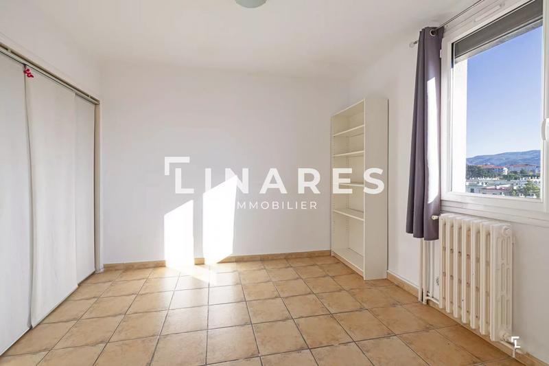 Appartement - 77 m² - 4 pièces