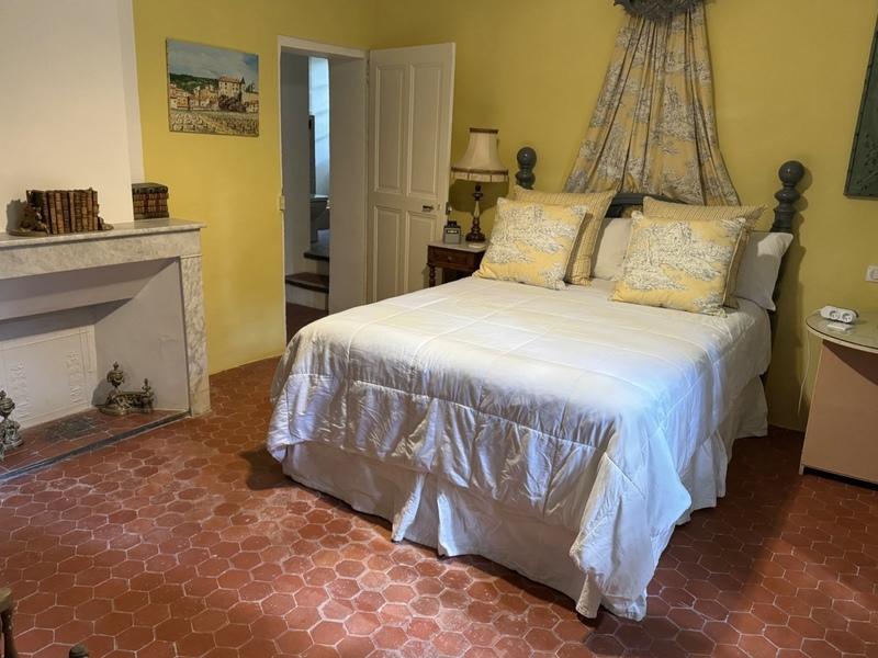 Maison de maîtres - 350 m² - 11 pièces