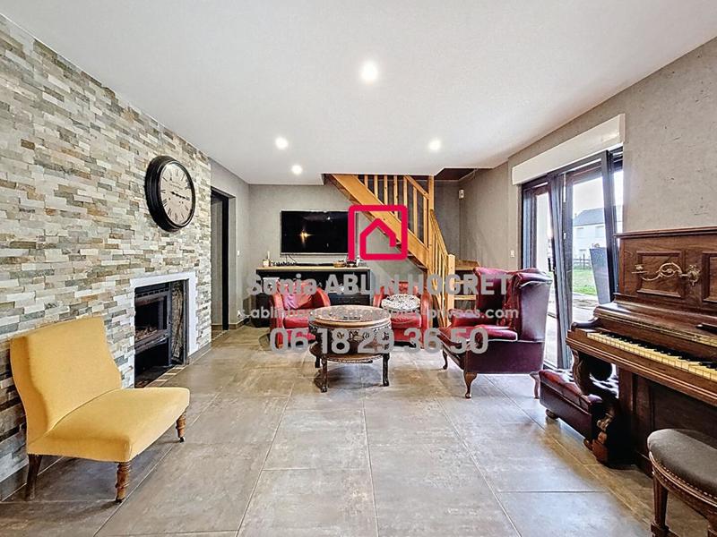 Maison - 220 m² - 5 pièces