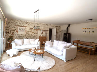 Maison - 217 m² - 8 pièces